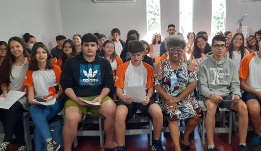 Cemulher realiza palestra para estudantes e conversa com Rede de Proteção das mulheres