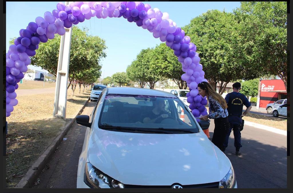 Em blitz educativa, Comarca de Sinop esclarece sobre violência contra a mulher